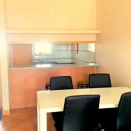 Cardeira Apartment *