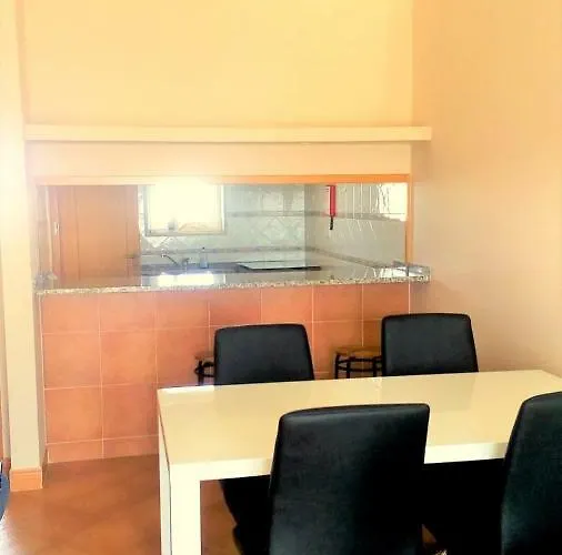 Cardeira Apartment *